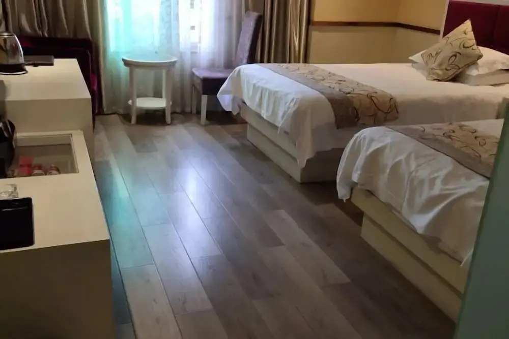 Лишуй: Yunhe Brilliant Business Hotel