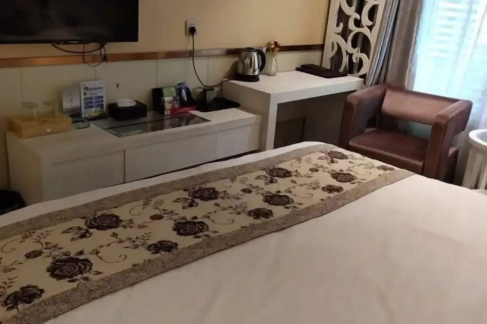 Лишуй: Yunhe Brilliant Business Hotel