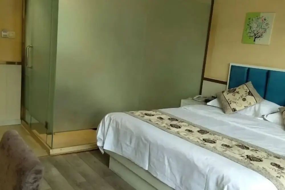 Лишуй: Yunhe Brilliant Business Hotel