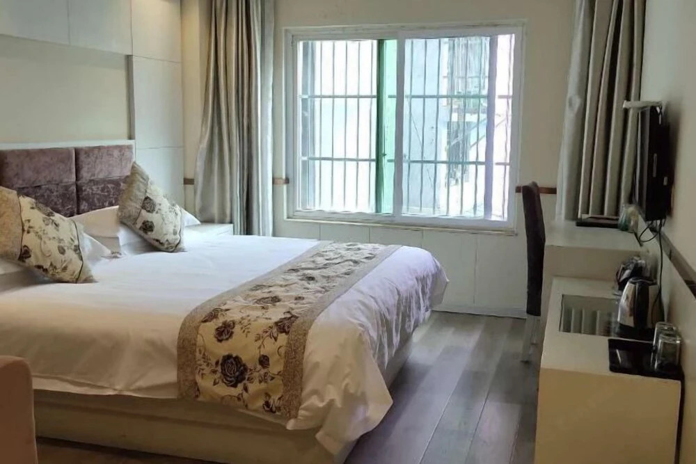 Лишуй: Yunhe Brilliant Business Hotel