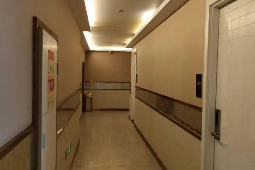 Лишуй: Yunhe Brilliant Business Hotel