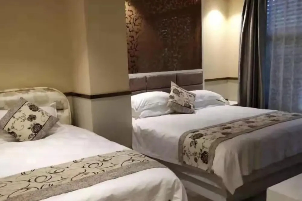 Лишуй: Yunhe Brilliant Business Hotel