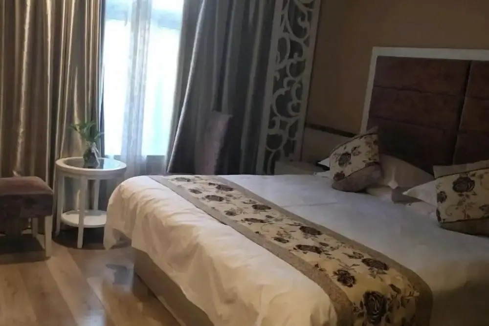 Лишуй: Yunhe Brilliant Business Hotel