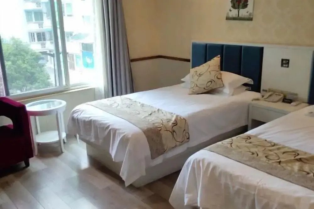 Лишуй: Yunhe Brilliant Business Hotel