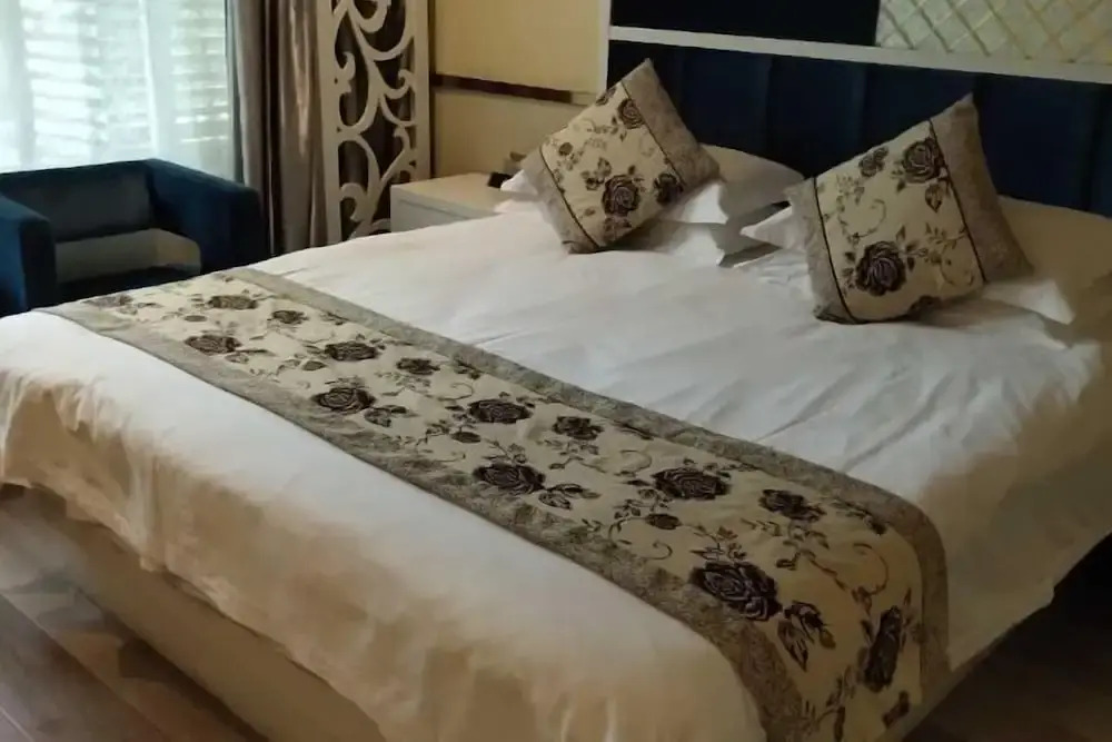 Лишуй: Yunhe Brilliant Business Hotel