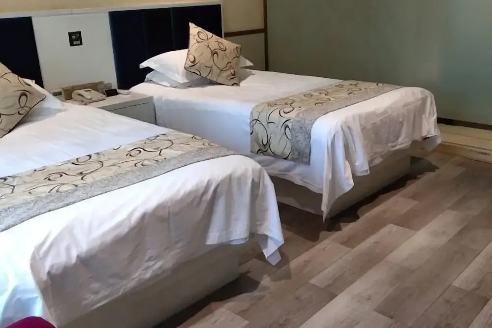 Лишуй: Yunhe Brilliant Business Hotel