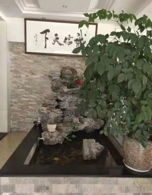 Лишуй: Yunhe Brilliant Business Hotel