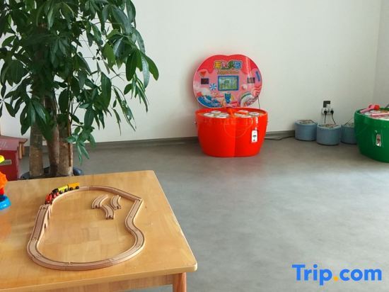 Уху: Lily's house