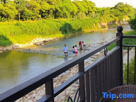 Хойчжоу: Luofu Mountain Fengguyuan Streamside Homestay
