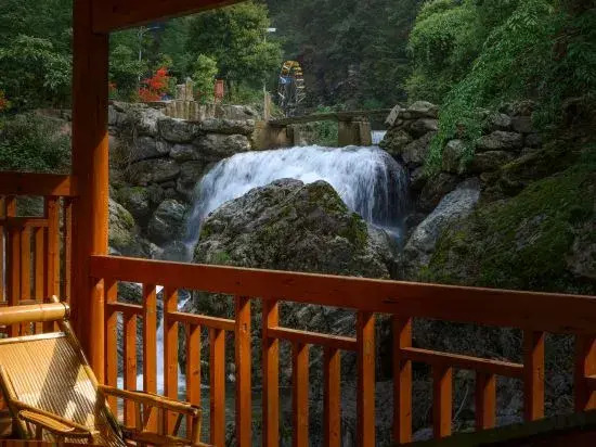 Лоуди: Chunjixia Resort