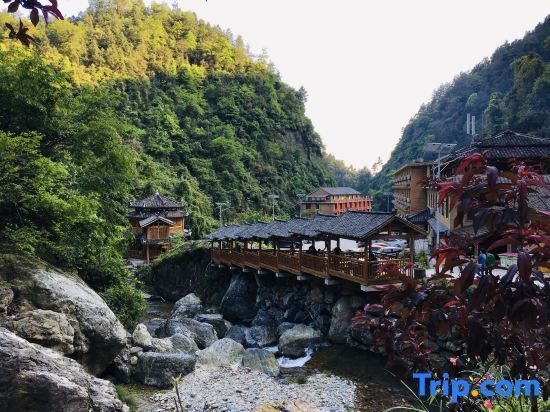 Лоуди: Chunjixia Resort