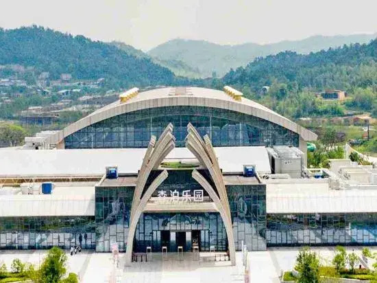 Хучжоу: Kaiyuan Senbo Holiday Park Hotel
