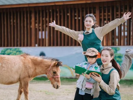 Хучжоу: Kaiyuan Senbo Holiday Park Hotel