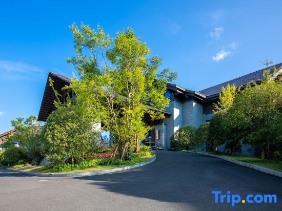 Синъи: Mingjing International Hotel