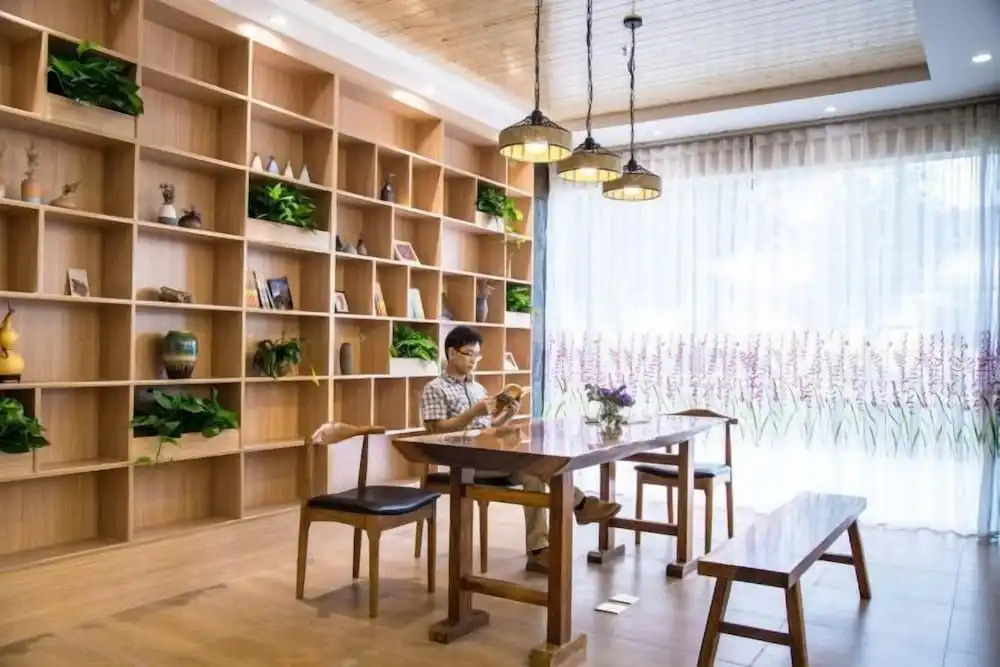 Цзиньюань: Sanyuesan Theme Hotel