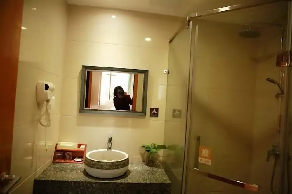 Цзиньюань: Sanyuesan Theme Hotel