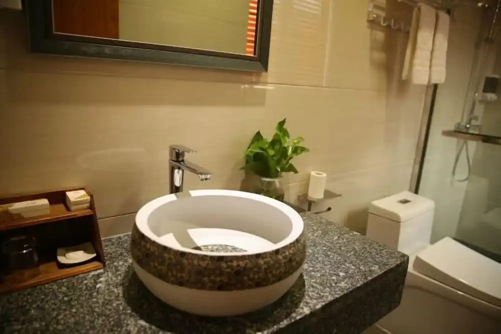 Цзиньюань: Sanyuesan Theme Hotel