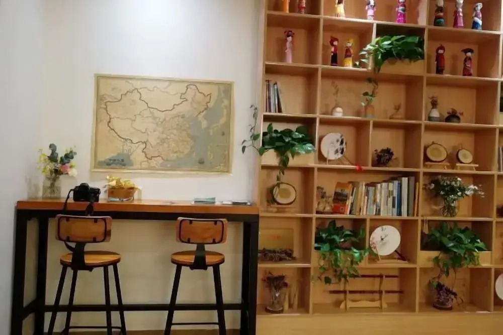 Цзиньюань: Sanyuesan Theme Hotel