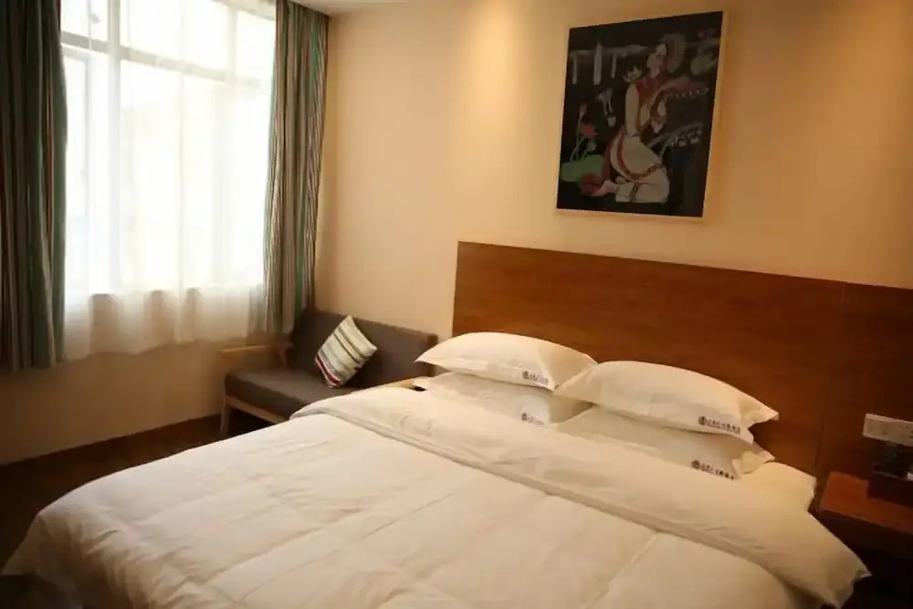 Цзиньюань: Sanyuesan Theme Hotel
