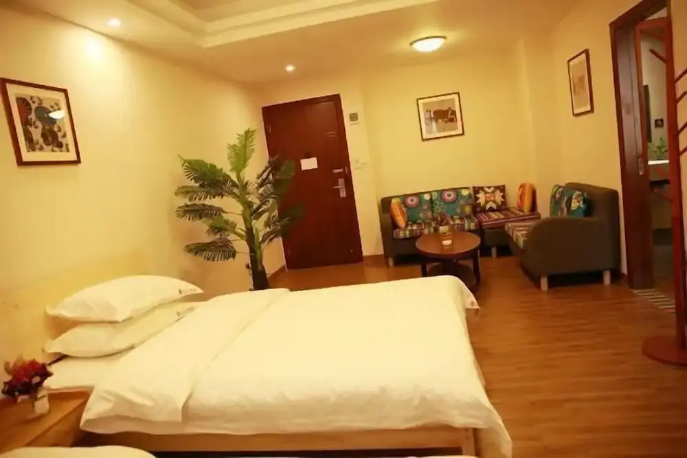 Цзиньюань: Sanyuesan Theme Hotel