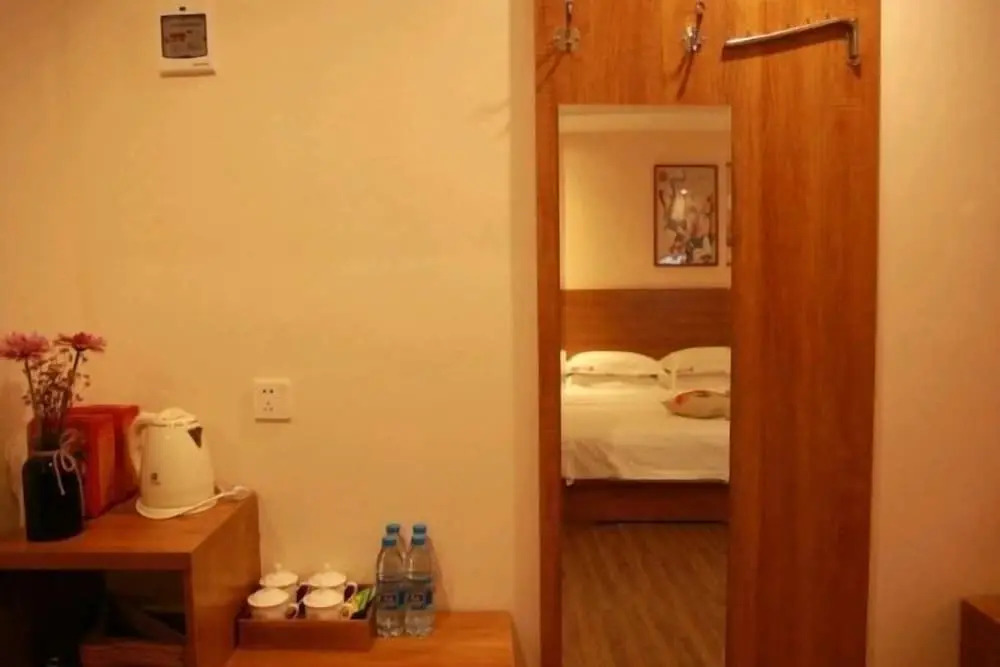 Цзиньюань: Sanyuesan Theme Hotel