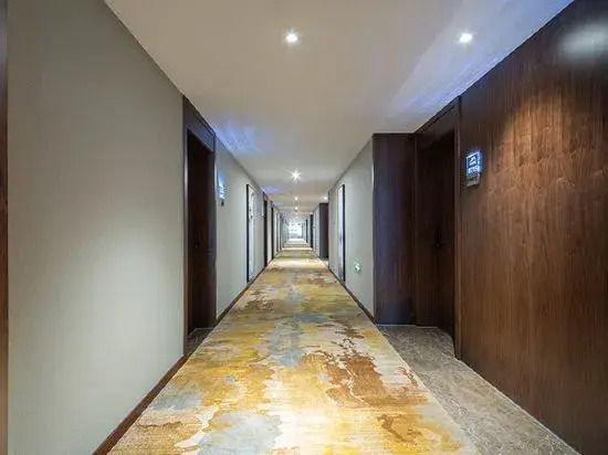 Цзиньхуа: Asia-American Hotel (Dabuhe Light Rail Station)
