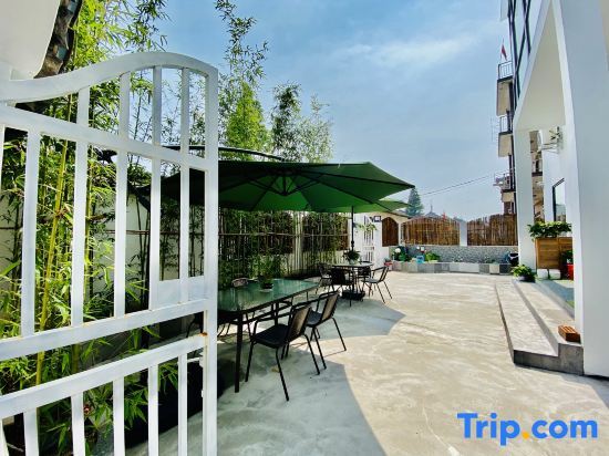 Шанхай: Dianshan Lake Liuxia Shiguang Homestay（Cai Bang Cun Store ）