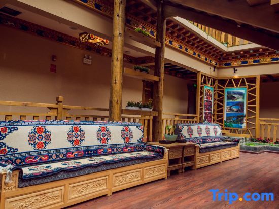 Шангри-Ла: Holy Lotus Tibetan courtyard Hotel