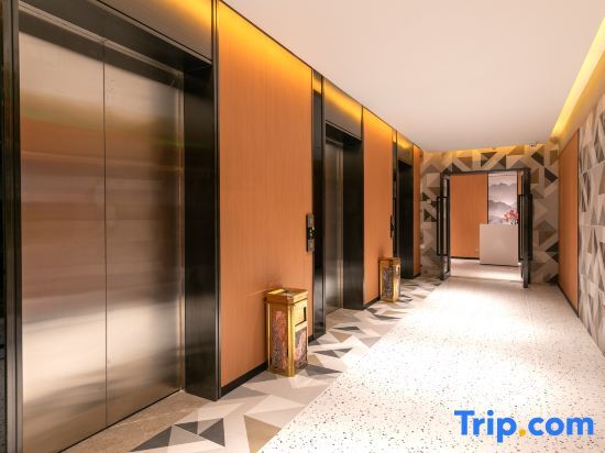 Янгиианг: Yangjiang Aoste Apartment (Yangjiang High-speed Railway Station International Finance Center Branch)