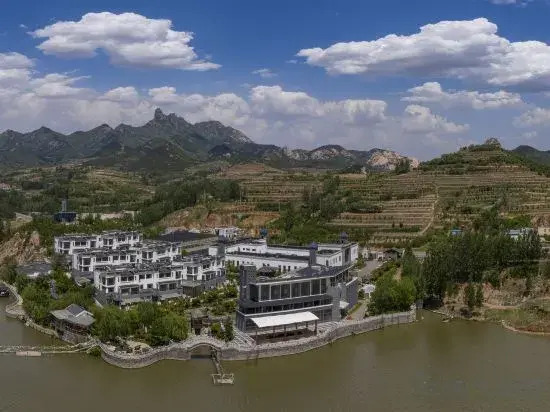 Жичжао: Yungu Xiangjiju Hot Spring Holiday Hotel