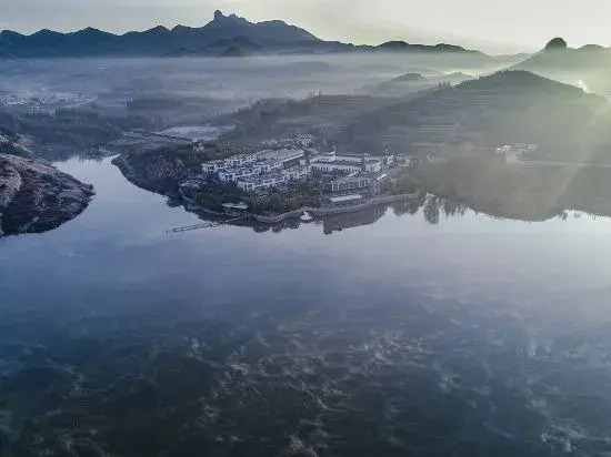 Жичжао: Yungu Xiangjiju Hot Spring Holiday Hotel