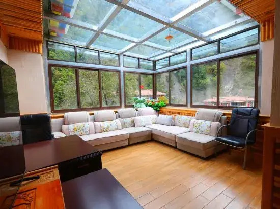 Сунпань: Cailin Holiday Manor