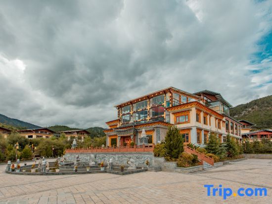 Шангри-Ла: Villafound Shangri-La Womasto Resort