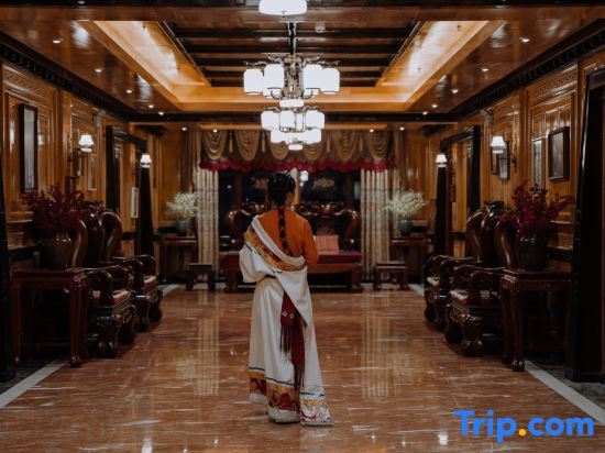 Шангри-Ла: Villafound Shangri-La Womasto Resort
