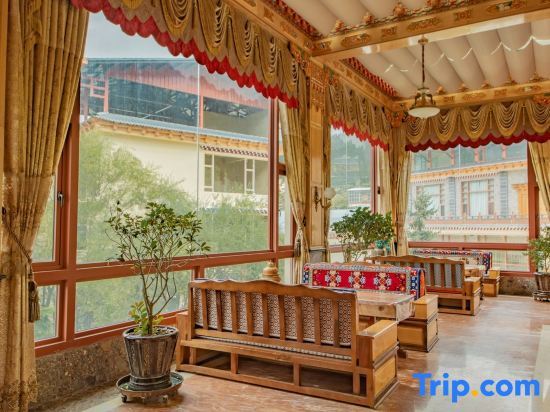 Шангри-Ла: Villafound Shangri-La Womasto Resort