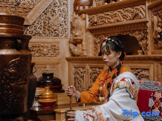 Шангри-Ла: Villafound Shangri-La Womasto Resort