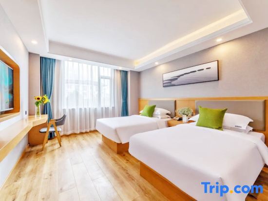 Шангри-Ла: Global 60,000 Miles International Hotel (Shangri-La Dukezong Ancient City)