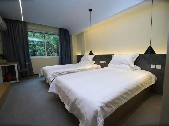 Цзясинь: Pinghu Weibinwan Hotel