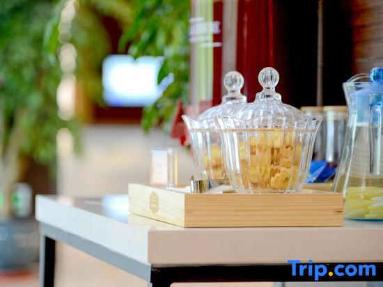 Ибинь: Hampton by Hilton Yibin Railway Station