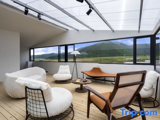 Шангри-Ла: Shangri-La Songjianyunyue Designer Homestay