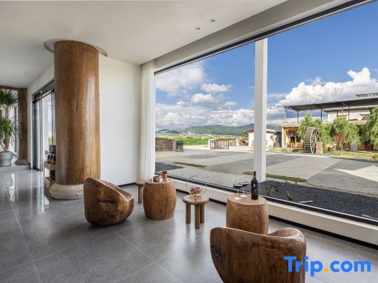 Шангри-Ла: Shangri-La Songjianyunyue Designer Homestay