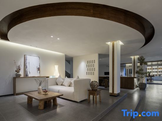 Шангри-Ла: Shangri-La Songjianyunyue Designer Homestay
