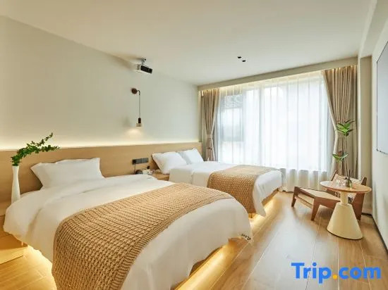 Чжоушань: Nanxiangli Mountain Viewing Holiday Inn (Zhujiajian Guanyin Dharma Realm Store)