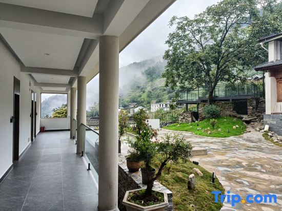 Шангри-Ла: Hutiaoxia Town Muyun Banshan Homestay