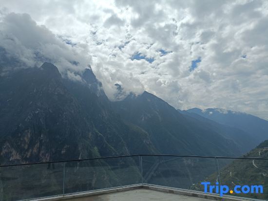 Шангри-Ла: Hutiaoxia Town Muyun Banshan Homestay