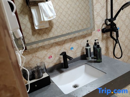 Шангри-Ла: Tiger Leaping Gorge Meet Mid-Levels Homestay