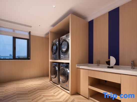 Чжэнчжоу: MADSION Zhengzhou
