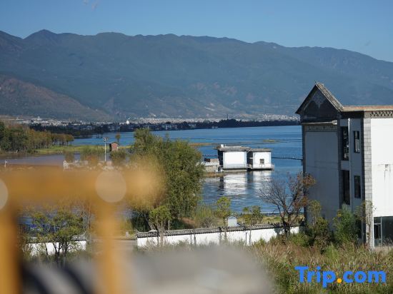Дали: Dali Muxi Seaview Courtyard