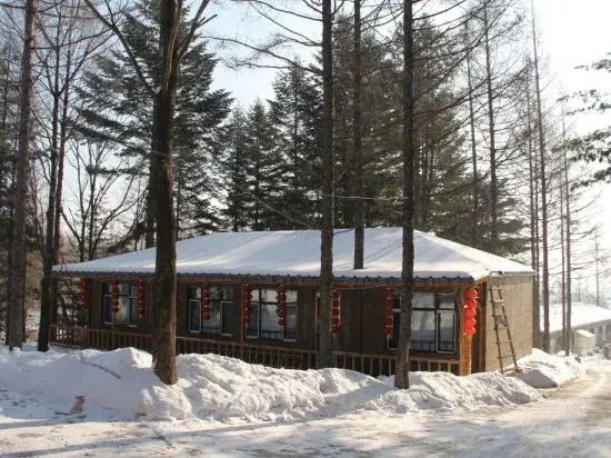 Байшань: Changbai Mountain Forest Park Baiwei Guosongcun Farm House