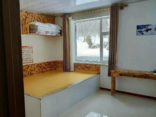 Байшань: Changbai Mountain Forest Park Baiwei Guosongcun Farm House